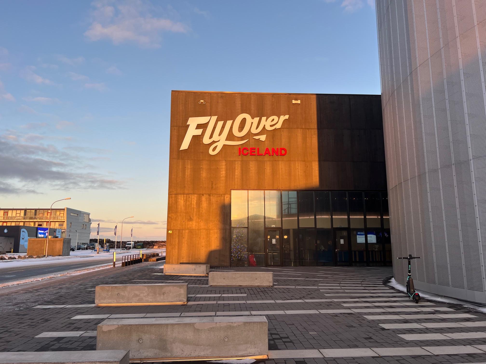 Buitenkant Fly over Iceland