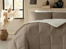 Trendalert: waarom steeds meer mensen kiezen voor een dekbed zonder overtrek Hoesloos dekbed in een minimalistische slaapkamer