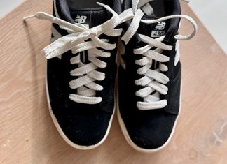 Sneakers stylen zonder stress: van werkdag tot weekend Zwarte new balance sneakers