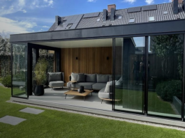 Meer buitenleven met een veranda glaswand: stijlvol genieten in elk seizoen Veranda glaswand uitbouw